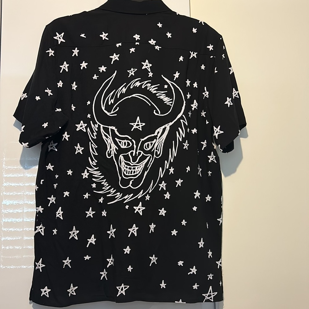 Daniel Johnston Devil Rayon Shirt - Supreme
Stars Button Up - Picture 8 of 9
